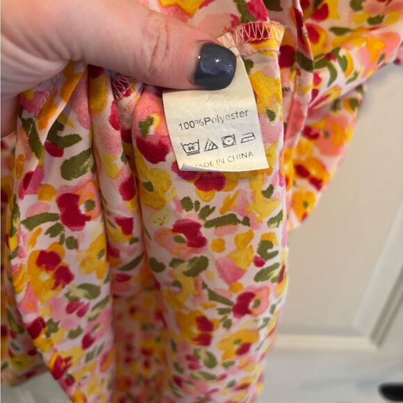 Ninexis Vibrant Yellow Floral V-Neck Blouse - Picture 3 of 6